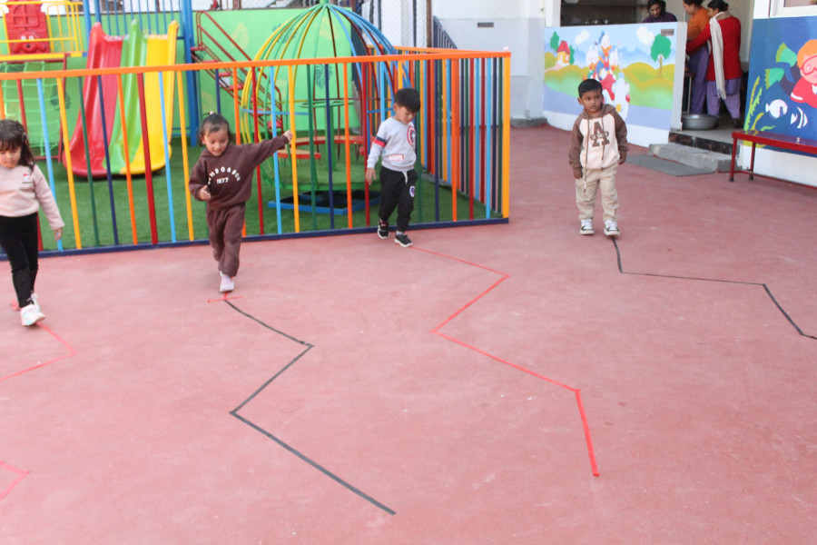 students are playing sports in school