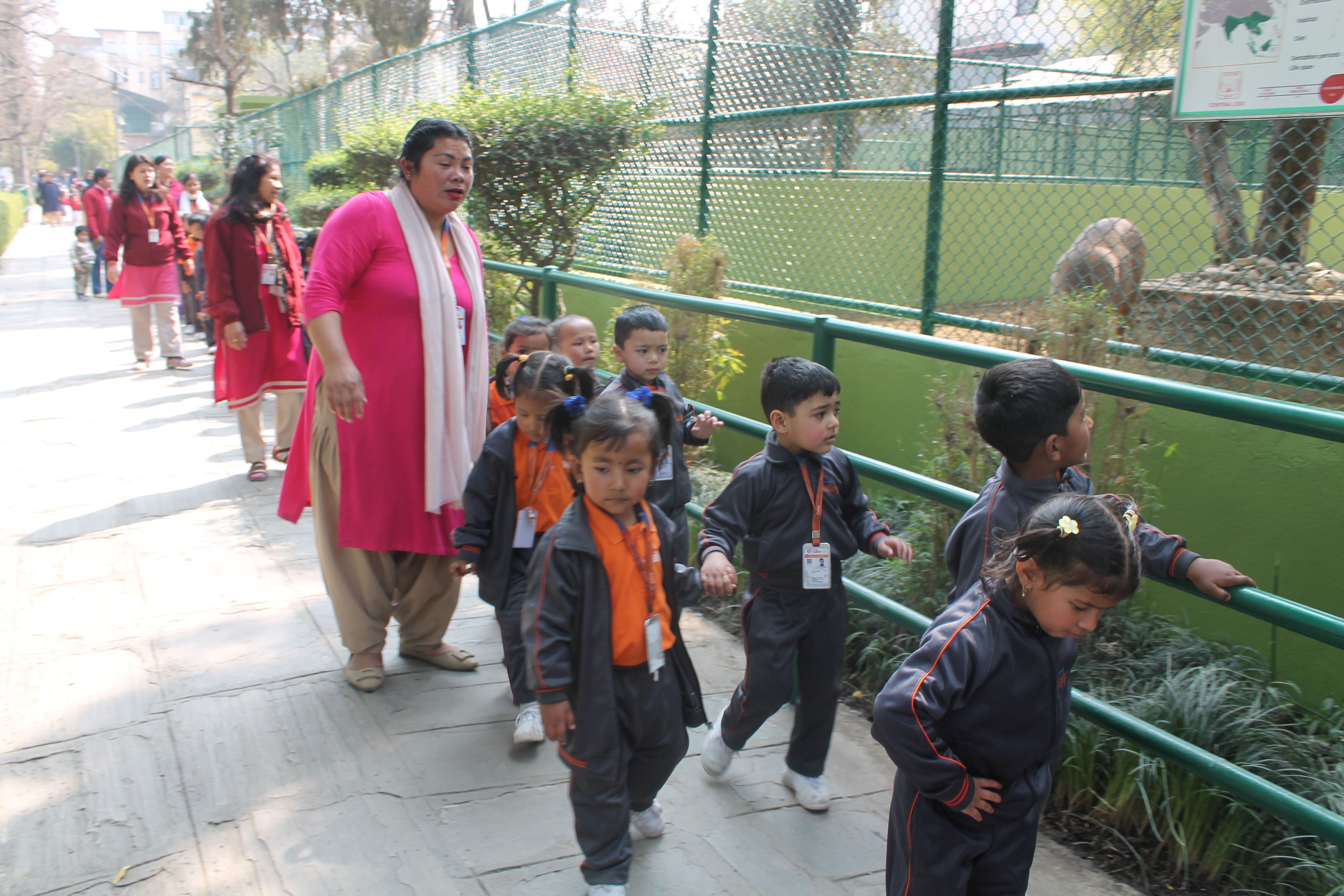Students participating in learning activity at Central Zoo