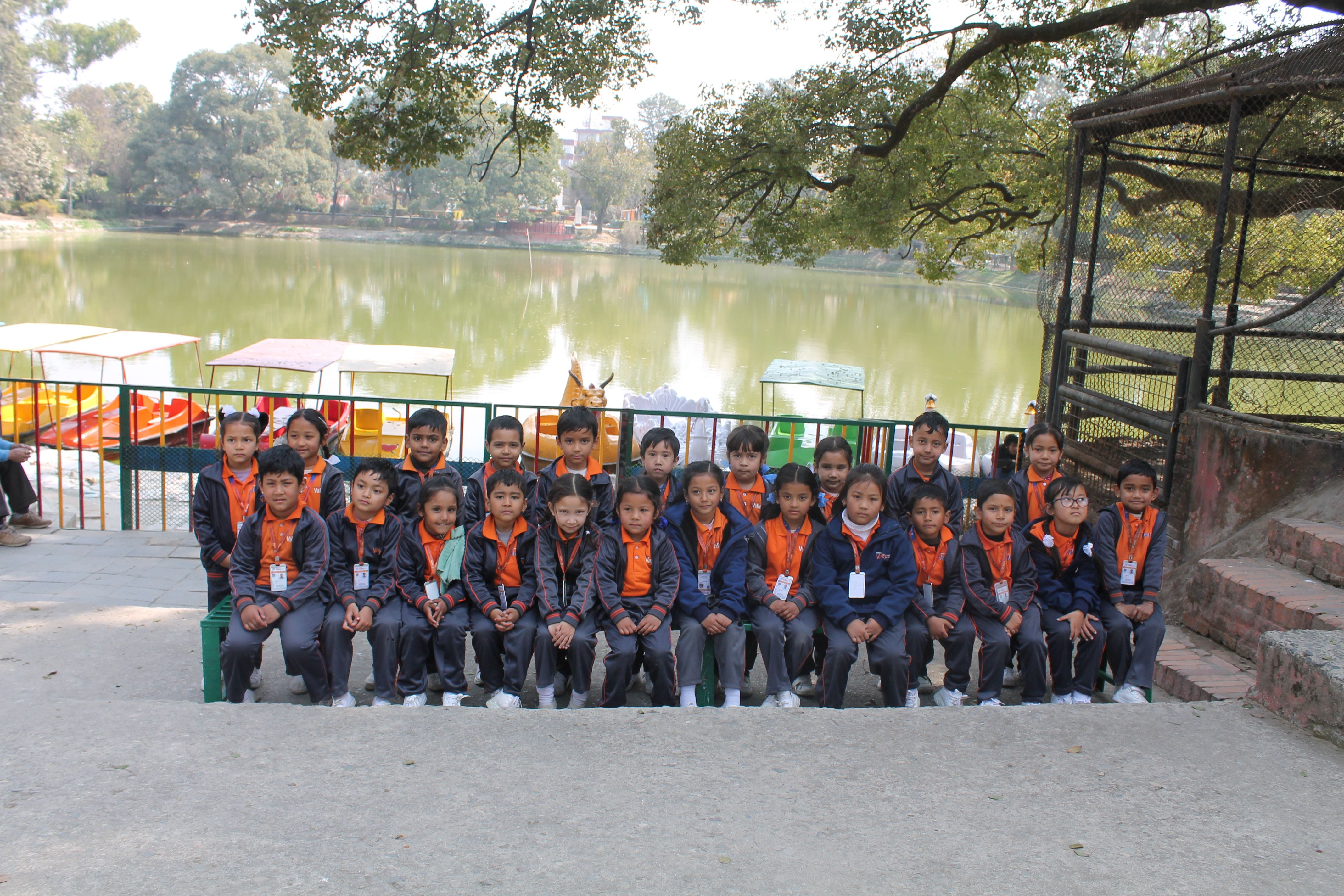 Students group photo on Field Trip To Central Zoo